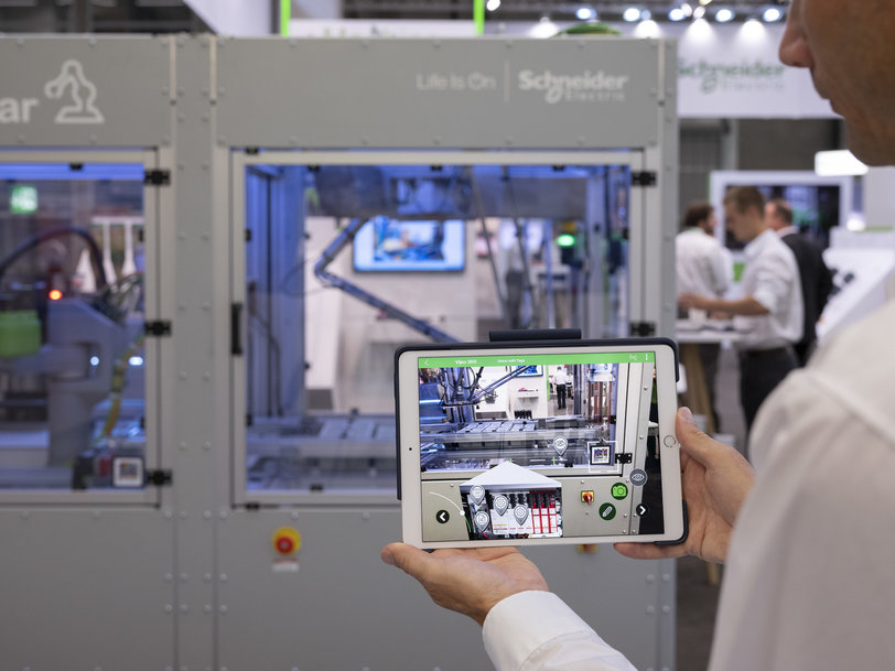 Schneider Electric präsentiert neue Funktionalitäten für EcoStruxure Augmented Operator Advisor